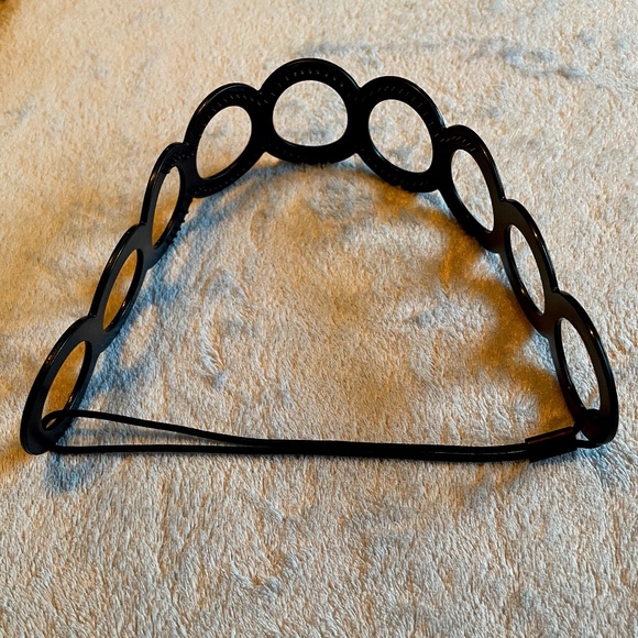 Flexible Ring Decor Headband - Picture 4 of 4